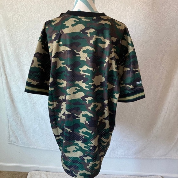 Golden State Warriors Mitchell and Ness Camo VNeck Jersey - Picture 7 of 8